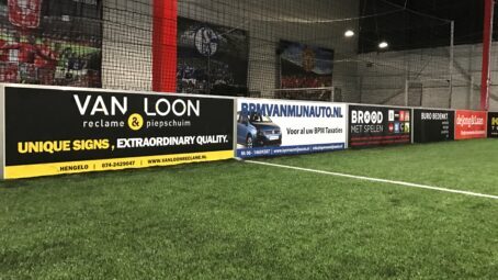 Reclameborden buiten? Het enige overgebleven massamedium